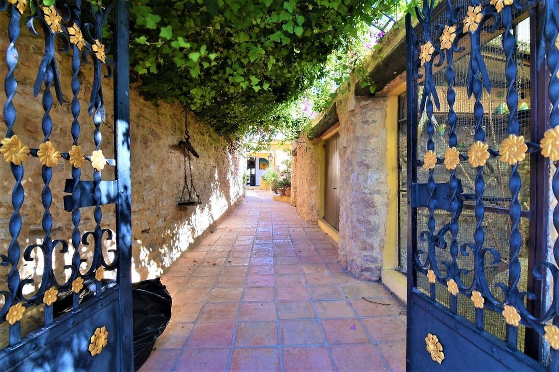 Chalet in Calp / Calpe, Valencian Community, Spain 3 - 10899466