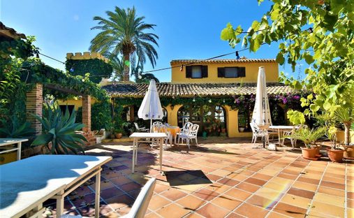 Chalet in Calp / Calpe, Valencian Community, Spain 1