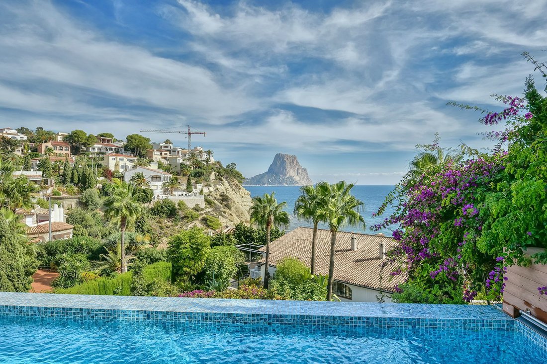 Chalet in Calp / Calpe, Valencian Community, Spain 2 - 10899453