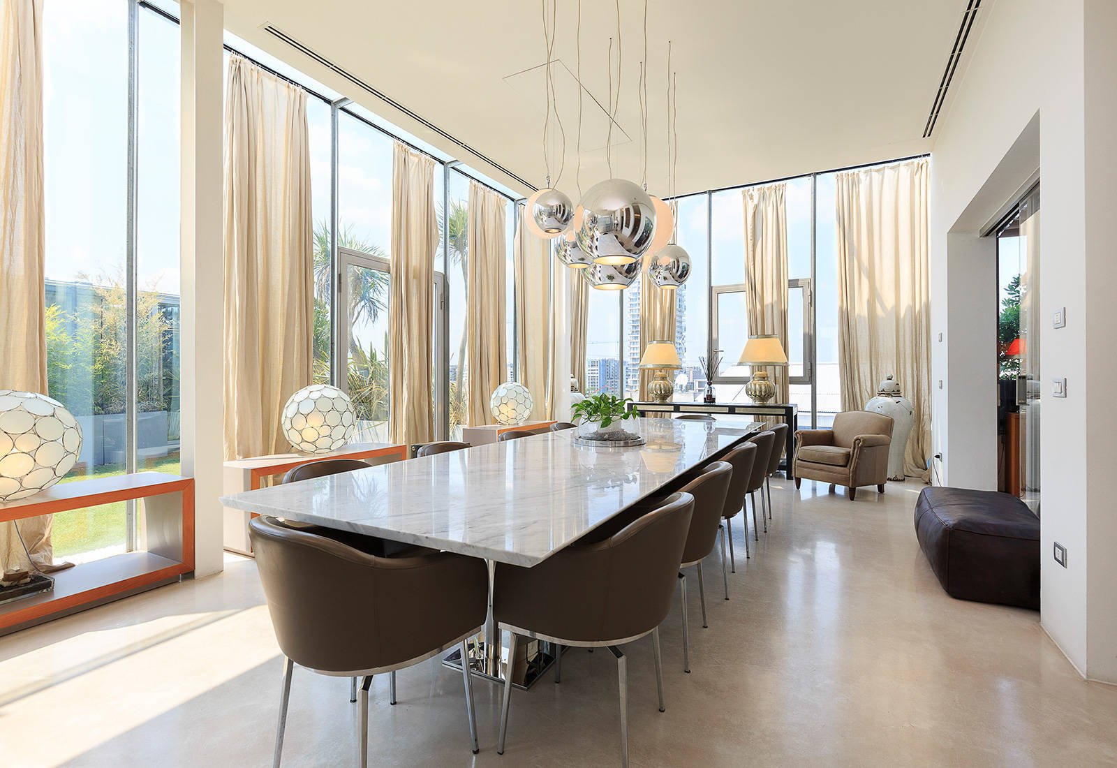 Luxury penthouse for sale in Milan's famous Quartiere NoLo in Milano