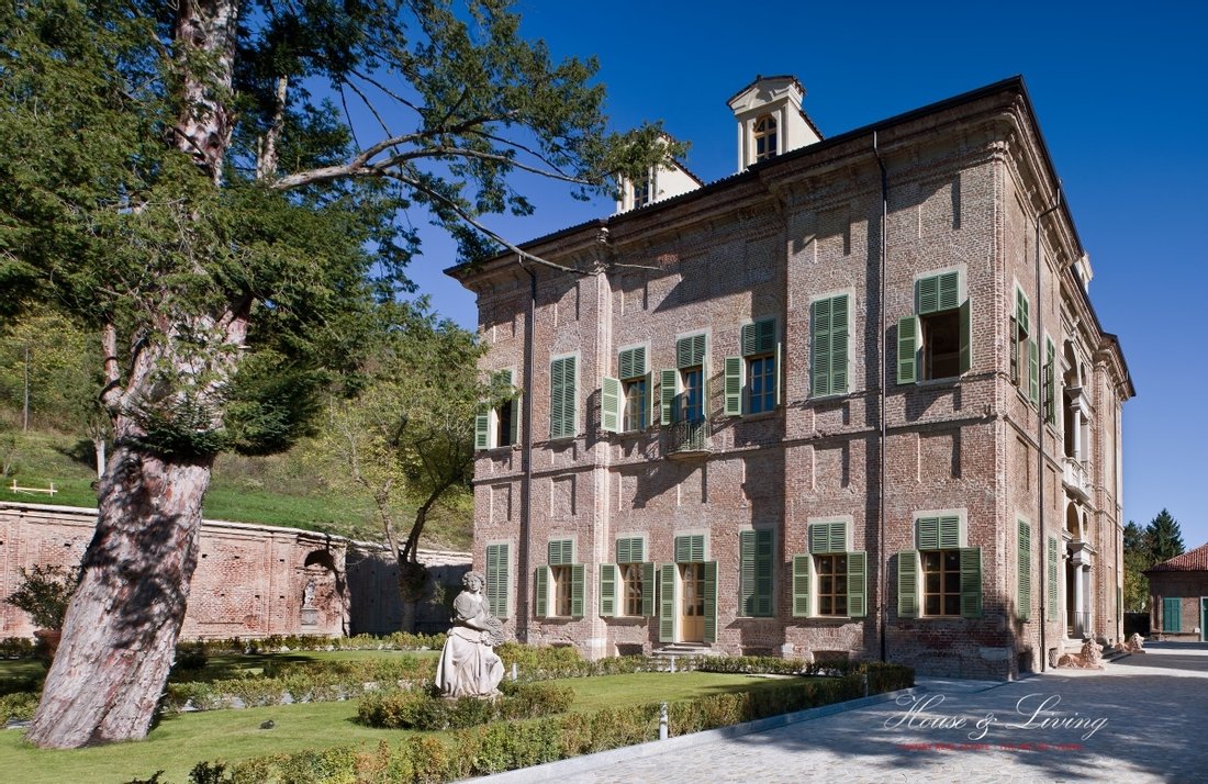Villa in Gassino Torinese, Piedmont, Italy 4 - 10681302