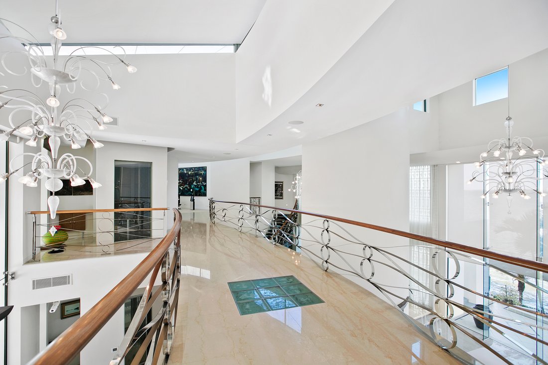 Gold Coast's Finest Trophy Home! In Paradise Point, Queensland