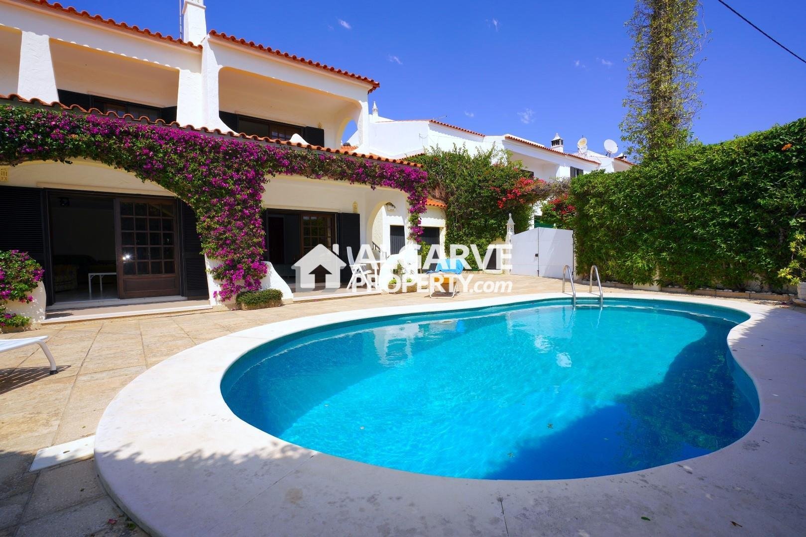 PORCHES 7 bed villa near the BEACH in Lagoa, Portugal for sale (11023048)