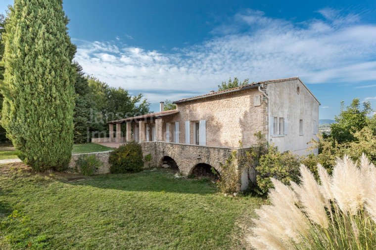 Villa With Pool Pool House And Garage For Sale In The Luberon In Apt France In Vendita
