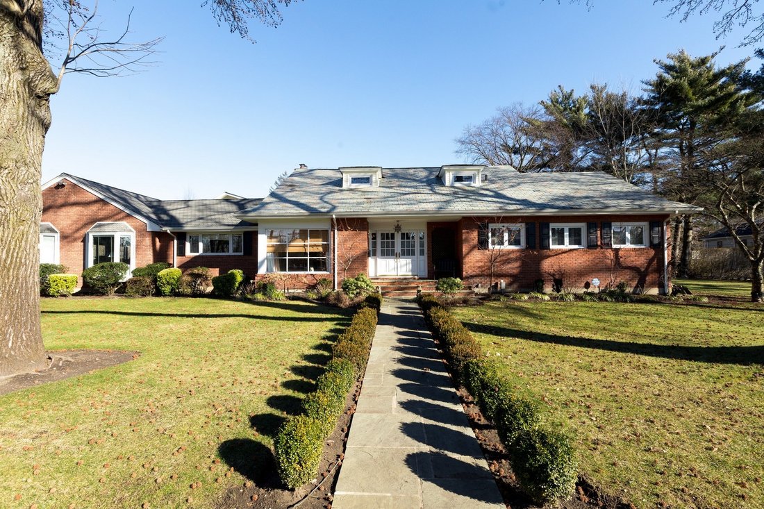 House in Garden City, New York, United States 1 - 10881167