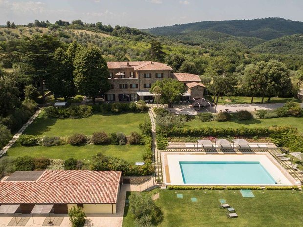 Luxury hilltop farm ranches for sale in Morrano Vecchio, Umbria, Italy ...