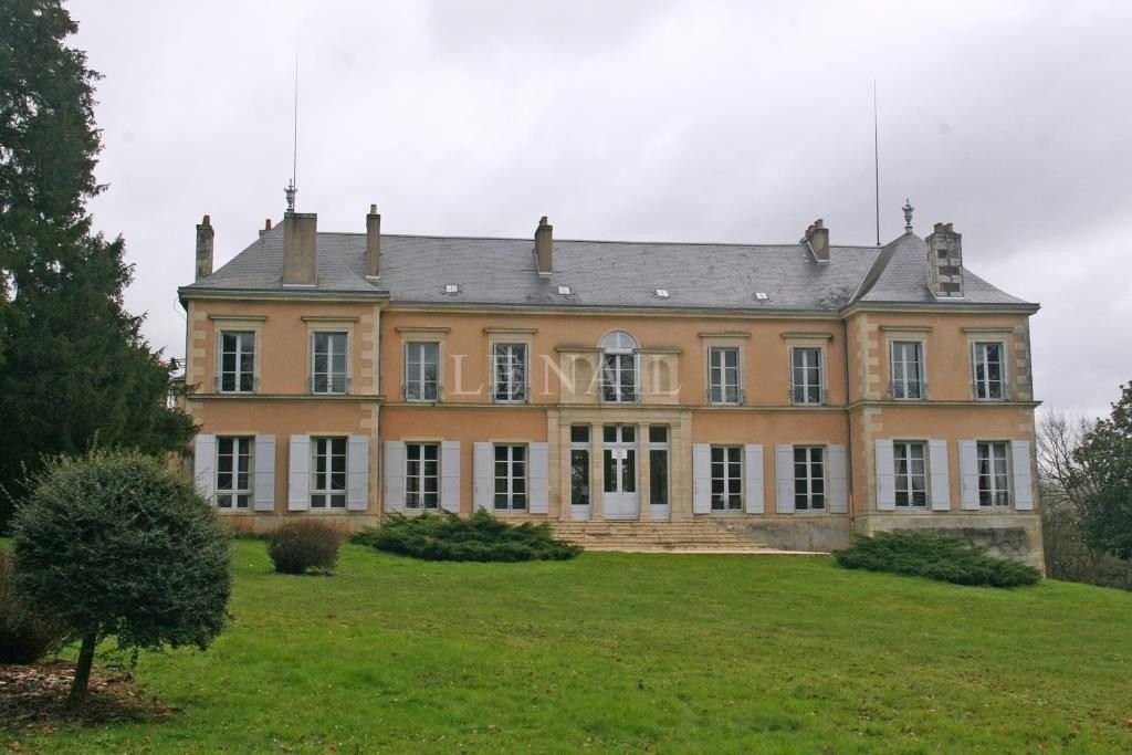 Whispers of the Vienne: A 19th-Century Château’s Timeless Embrace