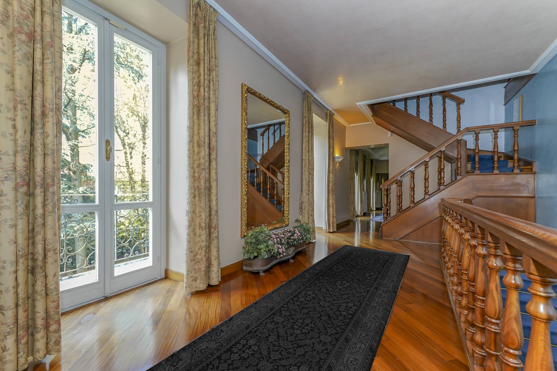 Mansion house for sale in Torino in Torino, Italy for sale (10761980)