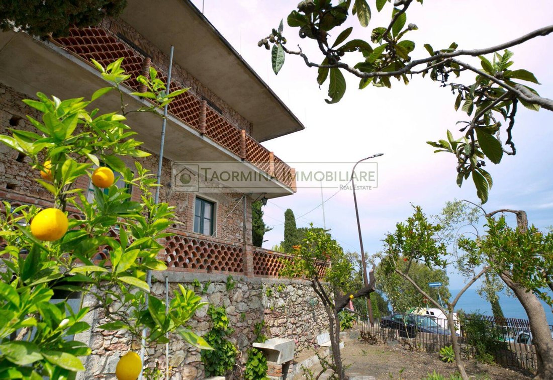 Single House For Sale In Taormina In Taormina, Sicilia, Italy For Sale