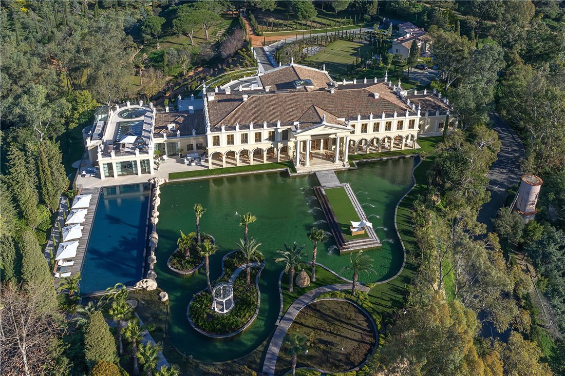Castle in Cannes, Provence-Alpes-Côte d'Azur, France 3 - 11047985