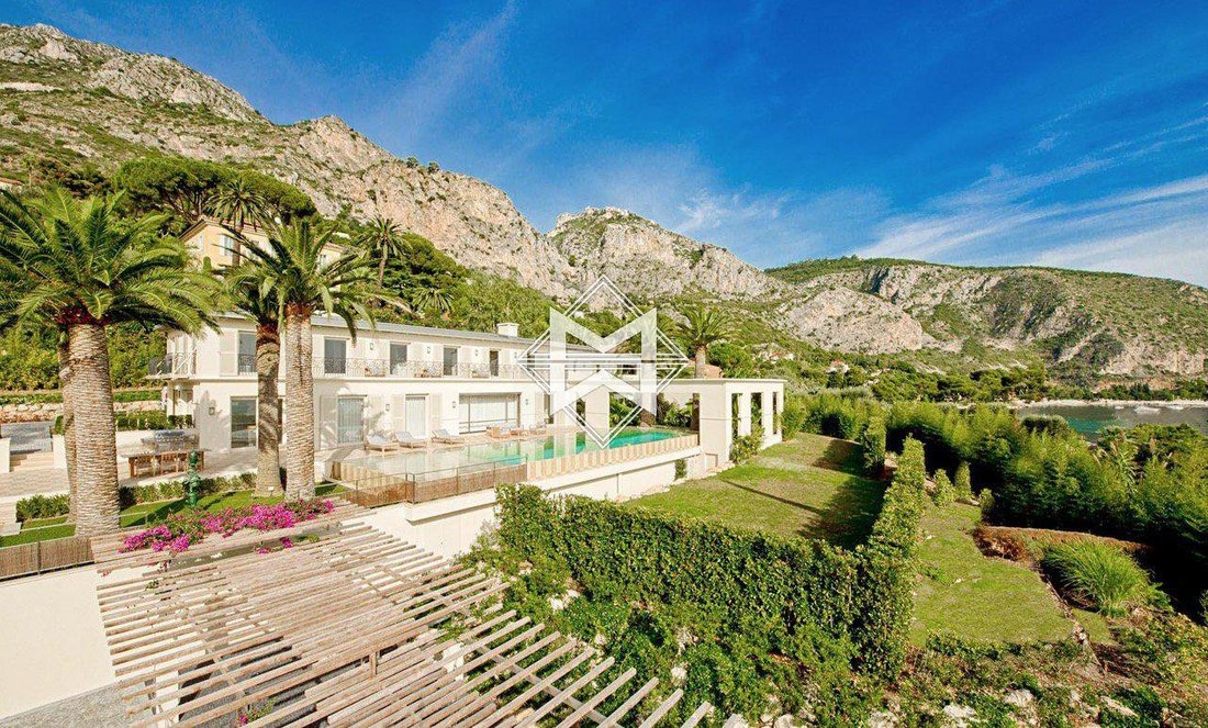 Villa in Èze, Provence-Alpes-Côte d'Azur, France 1 - 10484079