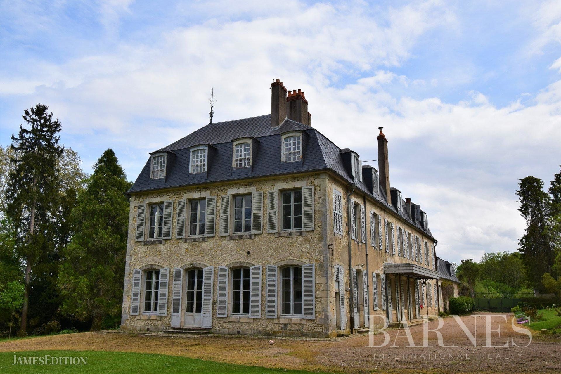 A Castle Nearby Sancerre… In Sancerre, Centre Val De Loire, France For 