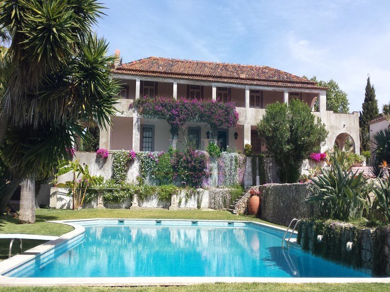Manor House With Chapel And Swimming Pool In 18th In Almada, Setubal
