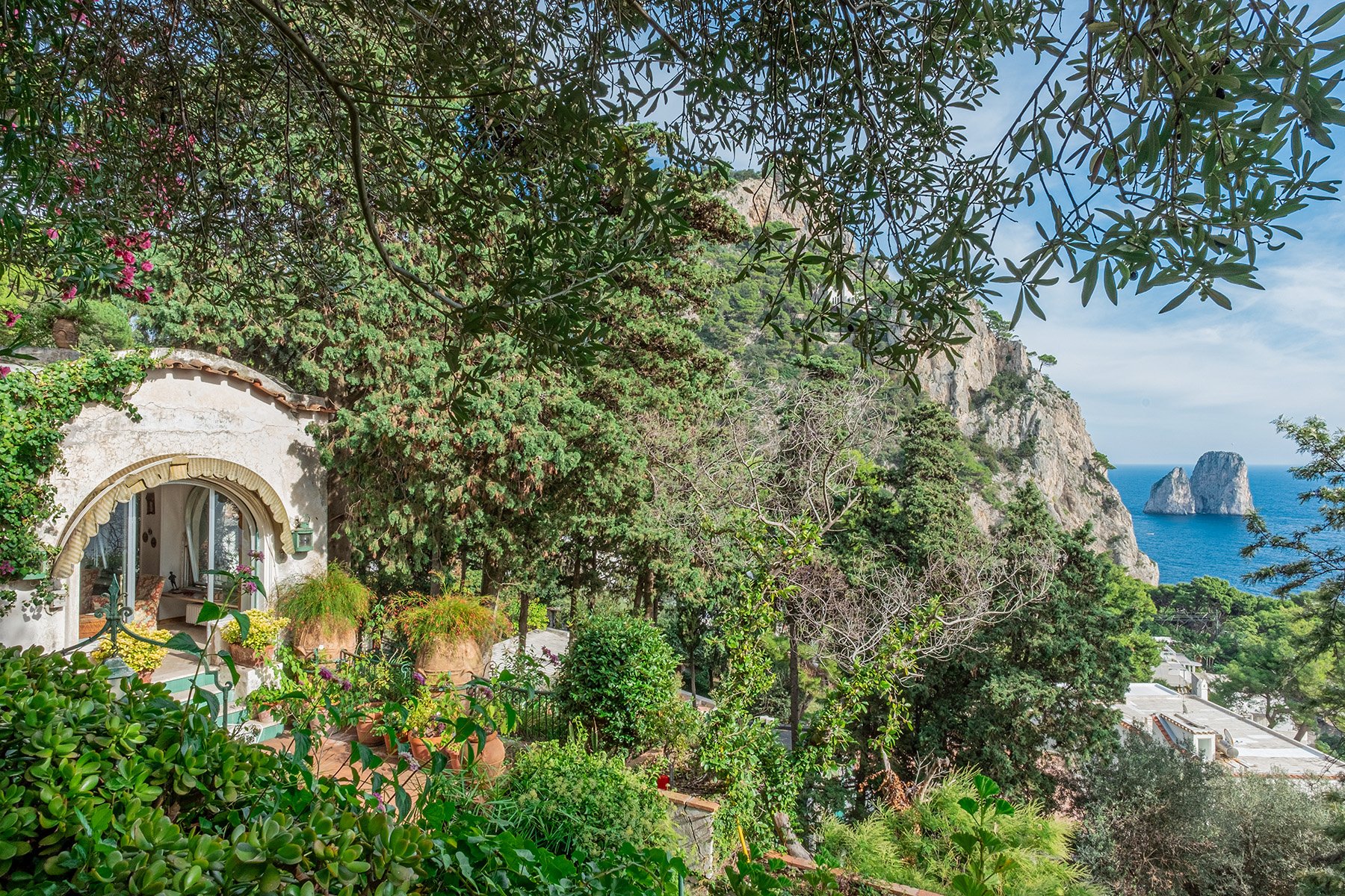 Historic Villa With A Breathtaking Panorama On The Faraglioni in Capri ...