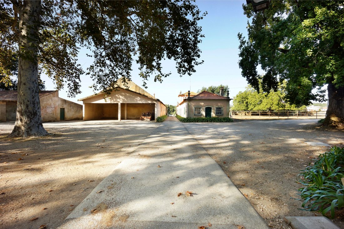 Palace, 18 Bedrooms, For Sale In Anadia, Aveiro District, Portugal For