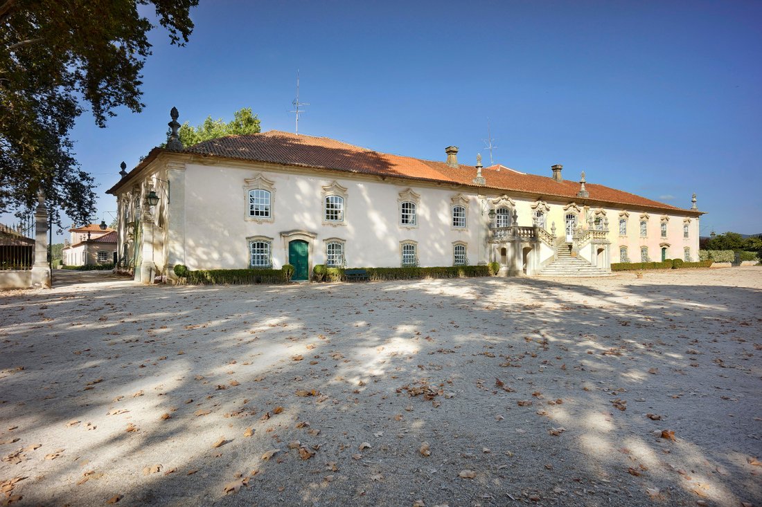 Palace, 18 Bedrooms, For Sale In Anadia, Aveiro District, Portugal For