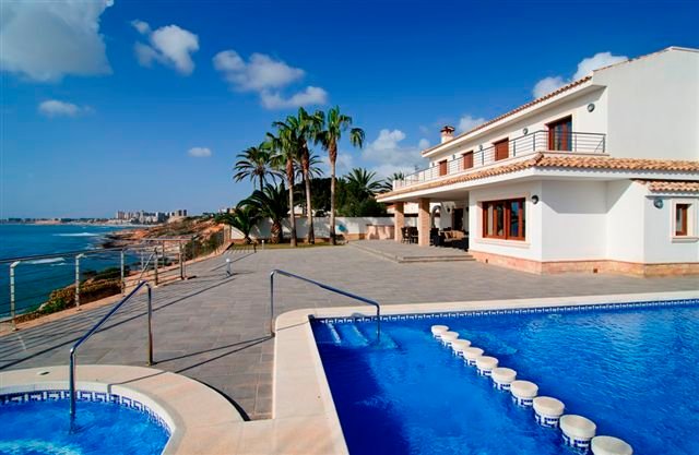 Villa in Cabo Roig, Orihuela, Valencian Community 1 - 10613161