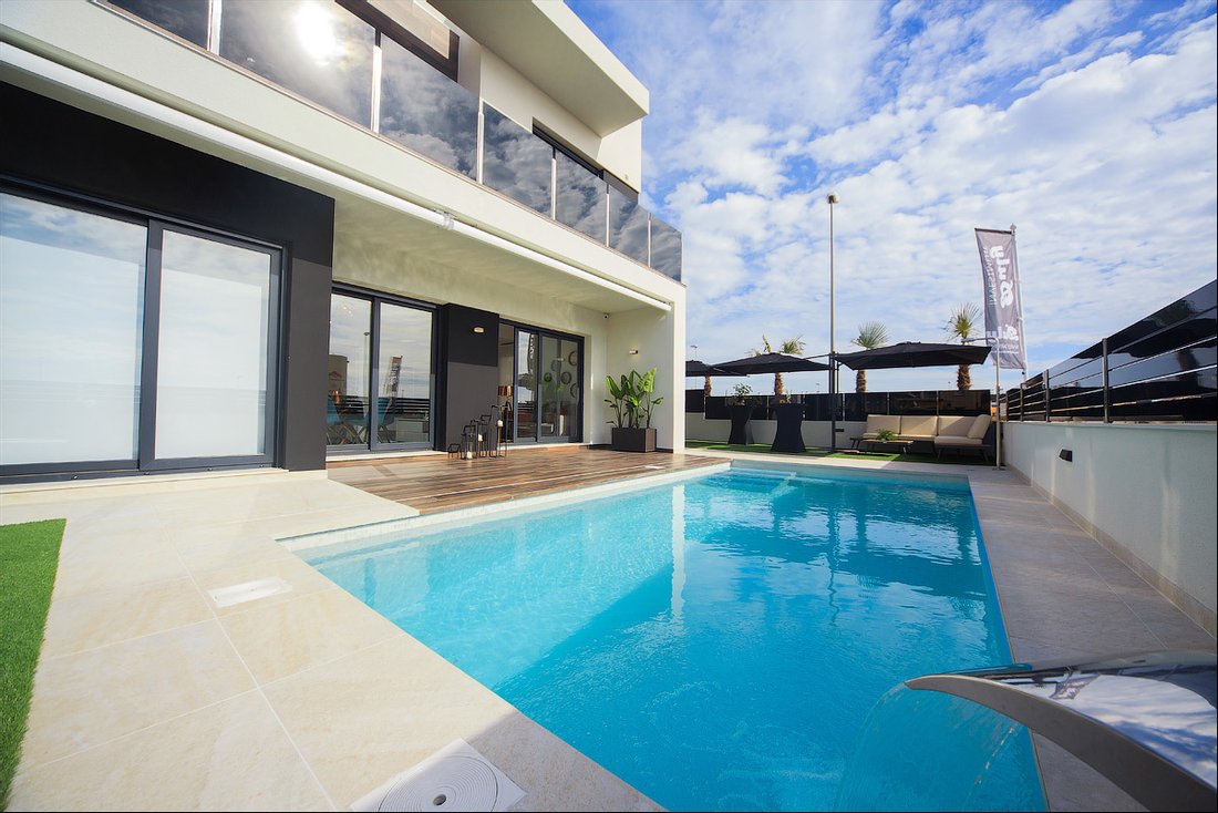 Villa in Orihuela, Valencian Community, Spain 1 - 10613163