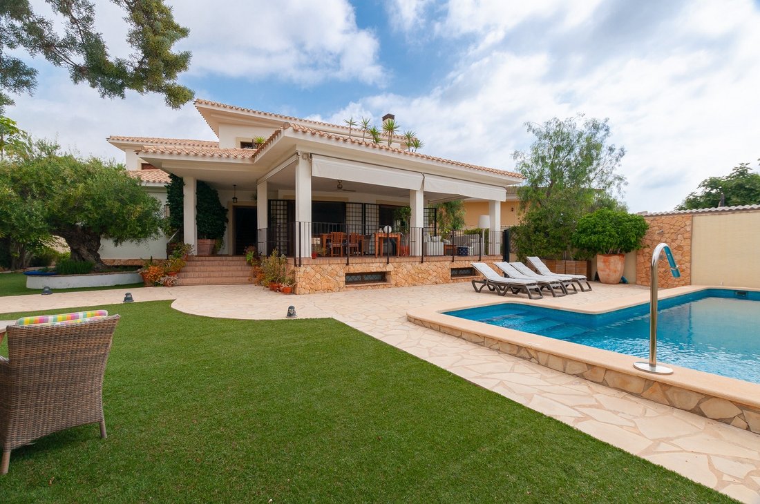 Villa in Dehesa de Campoamor, Orihuela, Valencian Community 1 - 10613203