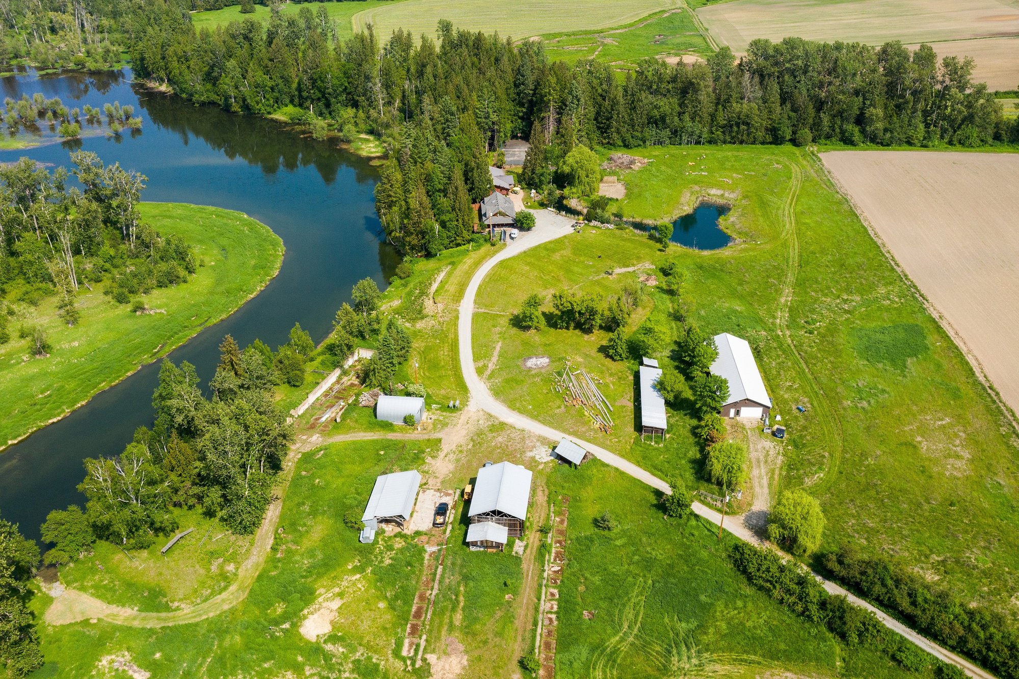 Country Waterfront Estate in Enderby, Canada for sale (10617331)