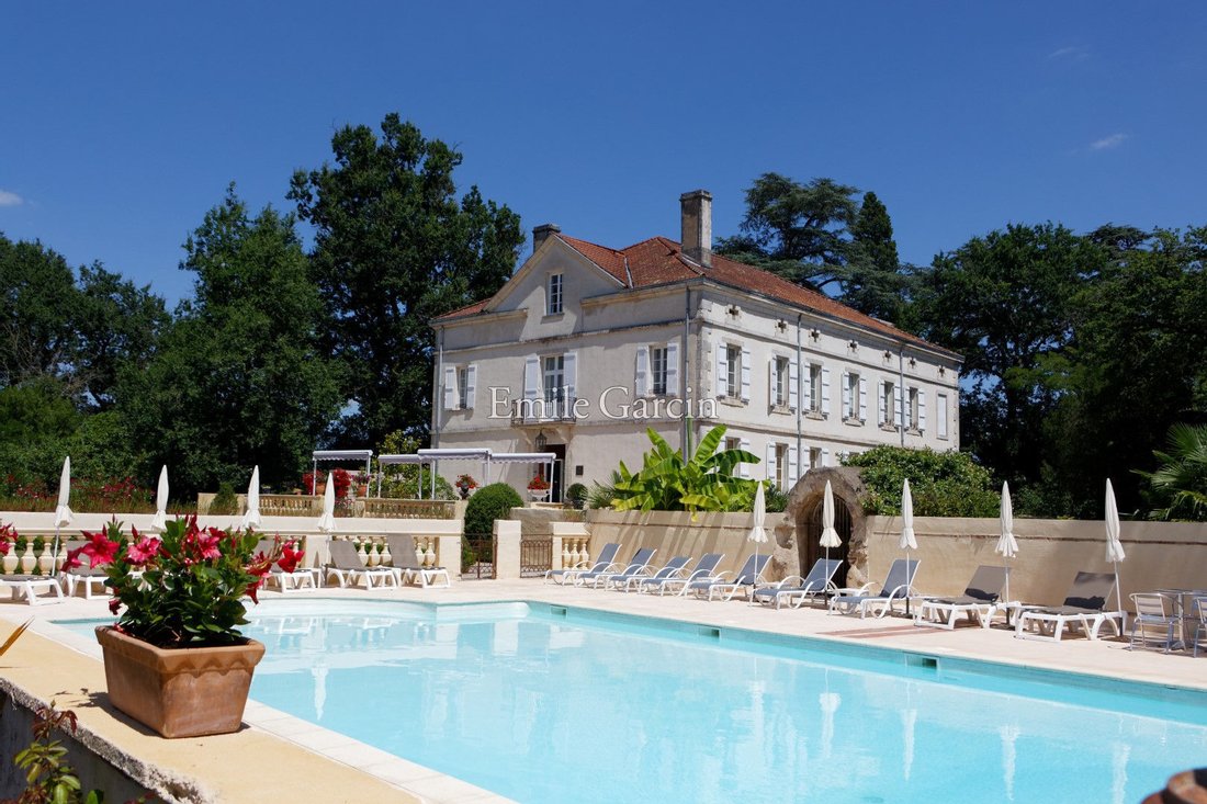 Early Century Mansion For Sale In In Montauban, Occitanie