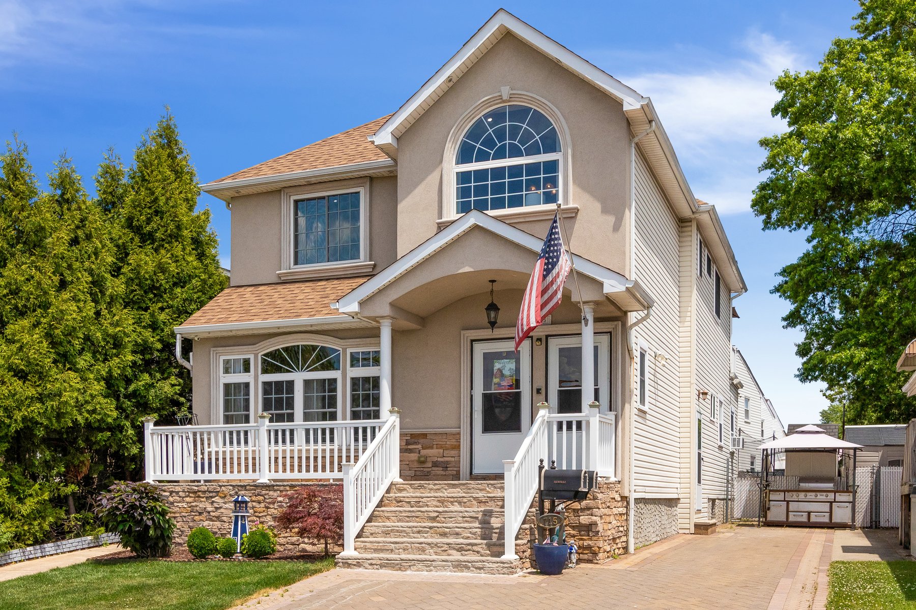 Great Kills Two Family Home in Staten Island, NY, United States for