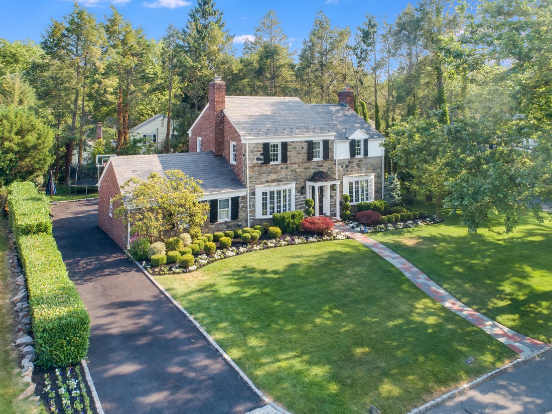 174 Trumbull Road, Manhasset, Ny, 11030 In Manhasset, New York, United