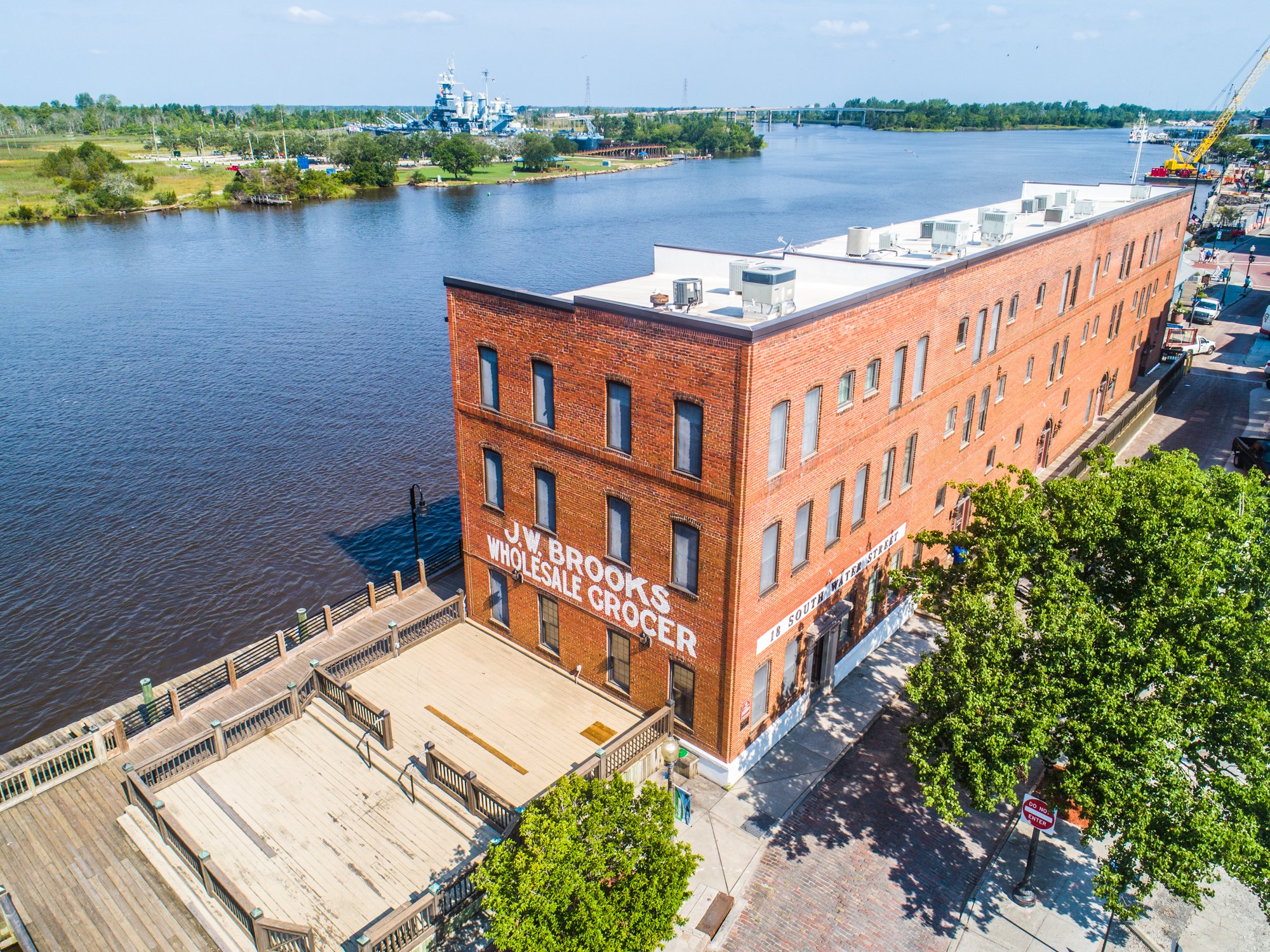 Luxurious Riverfront Condo In Historic in Wilmington, NC, United States