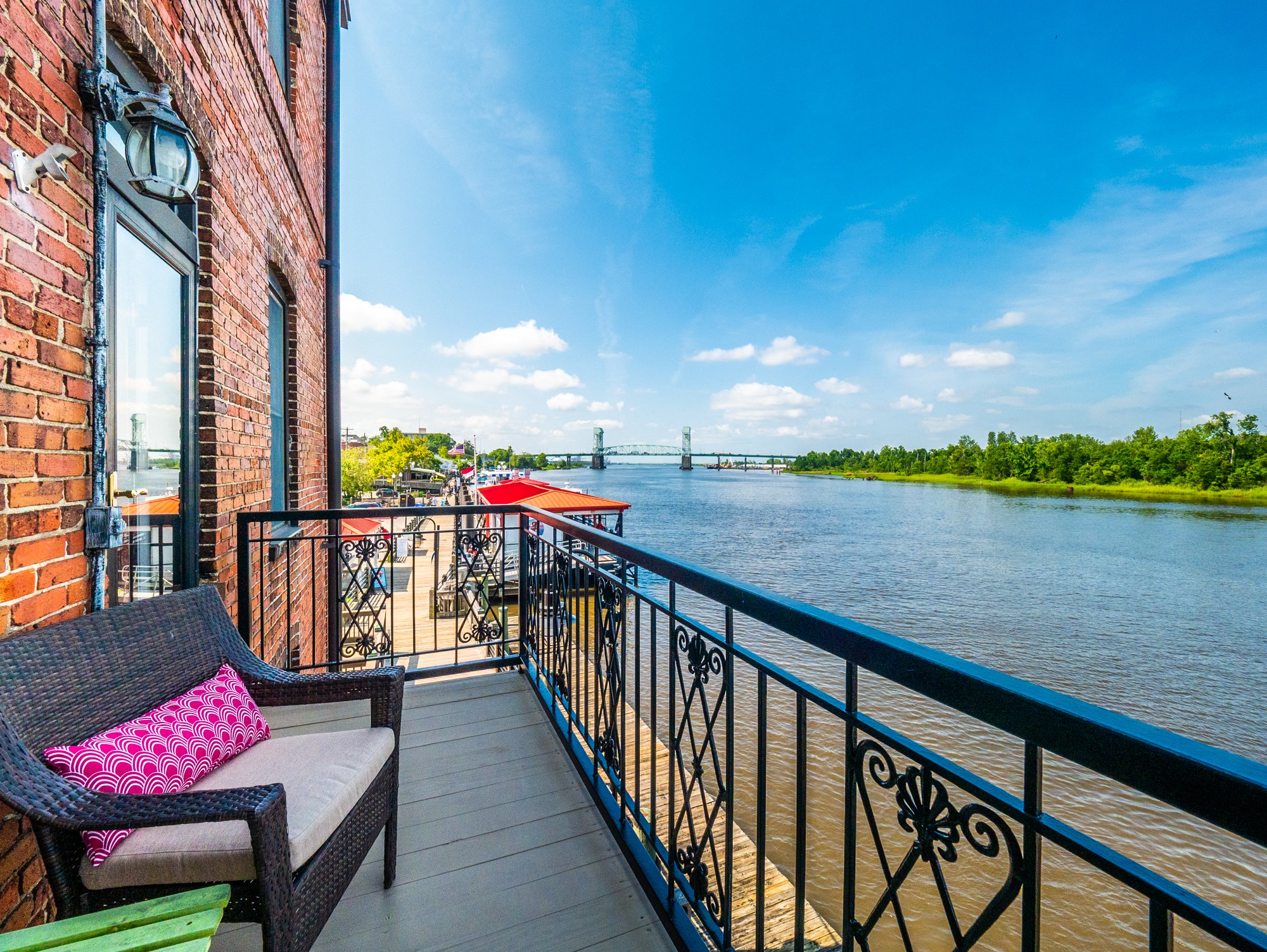 Luxurious Riverfront Condo In Historic in Wilmington, NC, United States