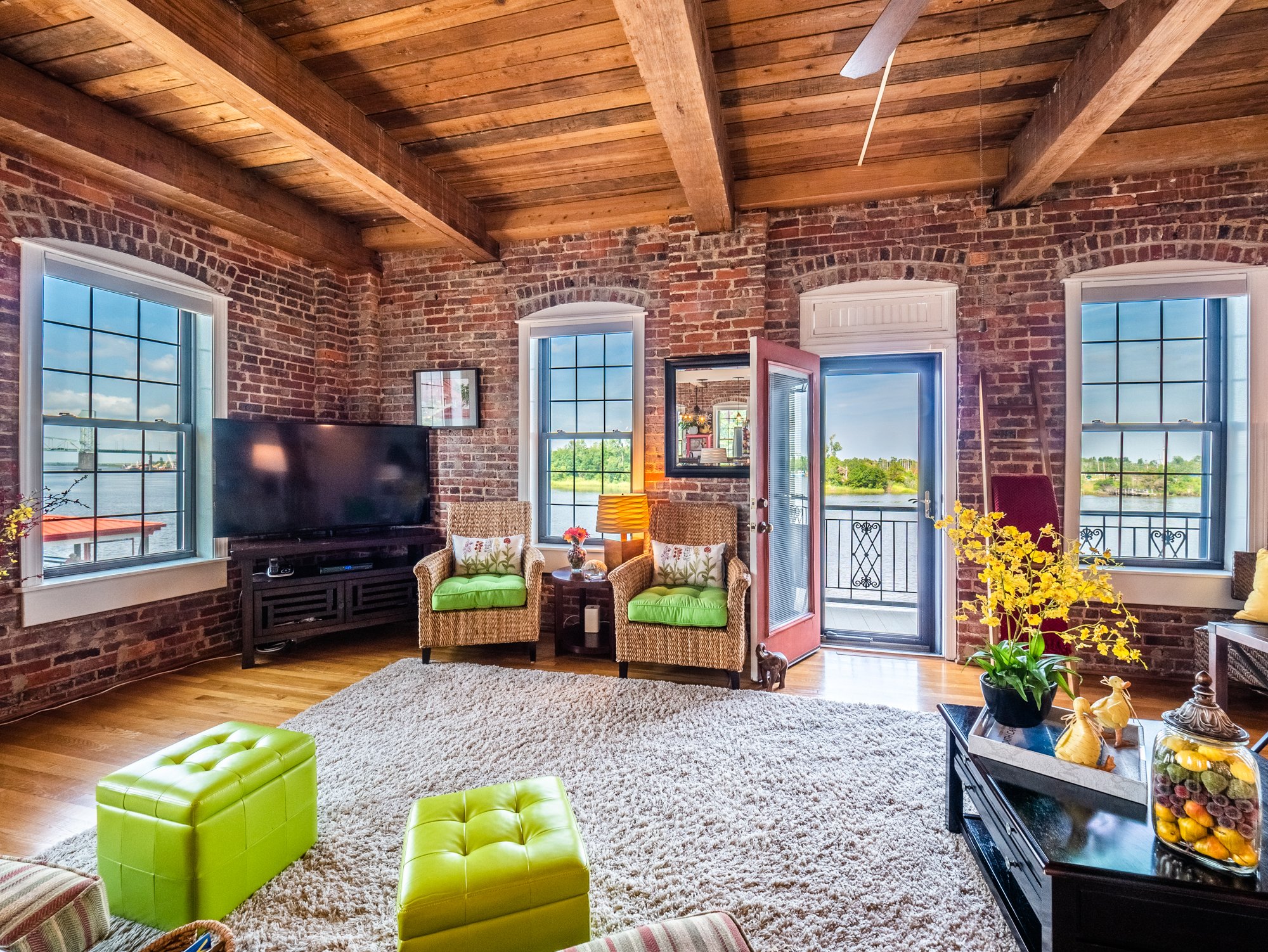 Luxurious Riverfront Condo In Historic in Wilmington, NC, United States