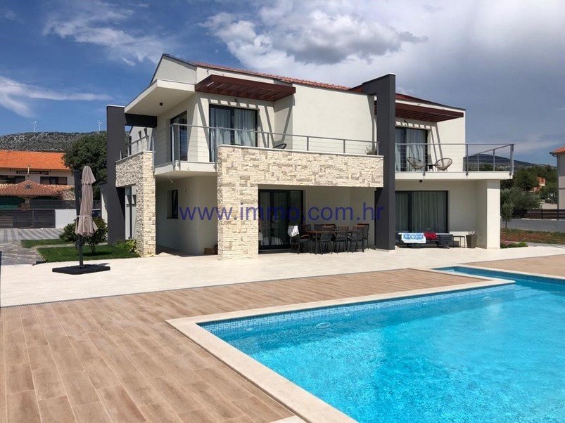 Villa in Gradska cetvrt Varos, Sibenik, Sibenik-Knin County 1 - 11049527
