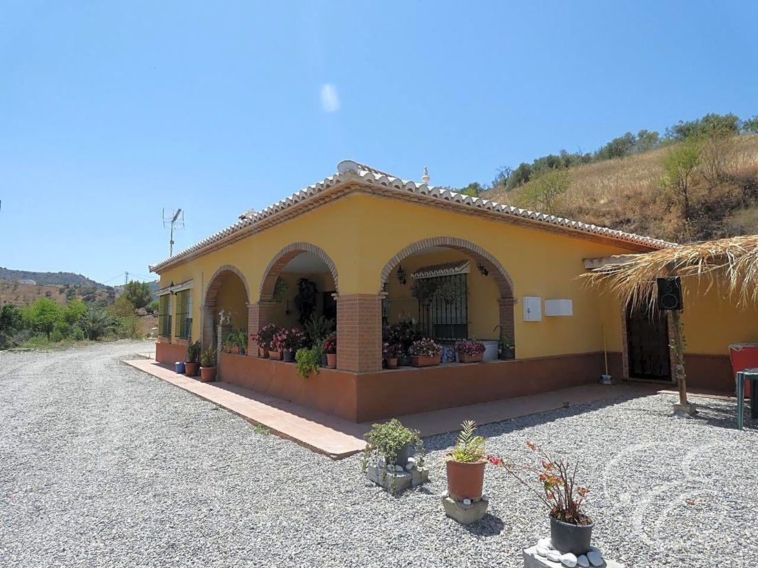 Villa in Casabermeja, Andalusia, Spain 1 - 11050249