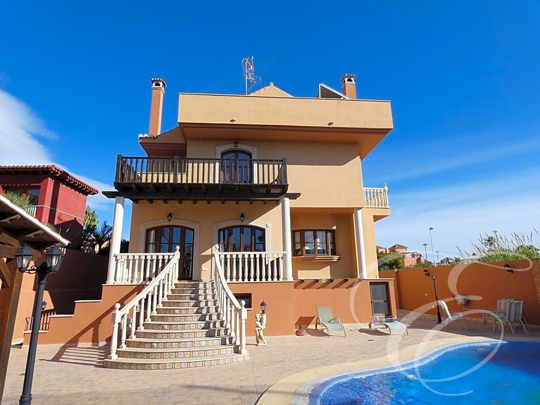 Motril Villa En Motril, Andalucía, España En Venta (10787366)