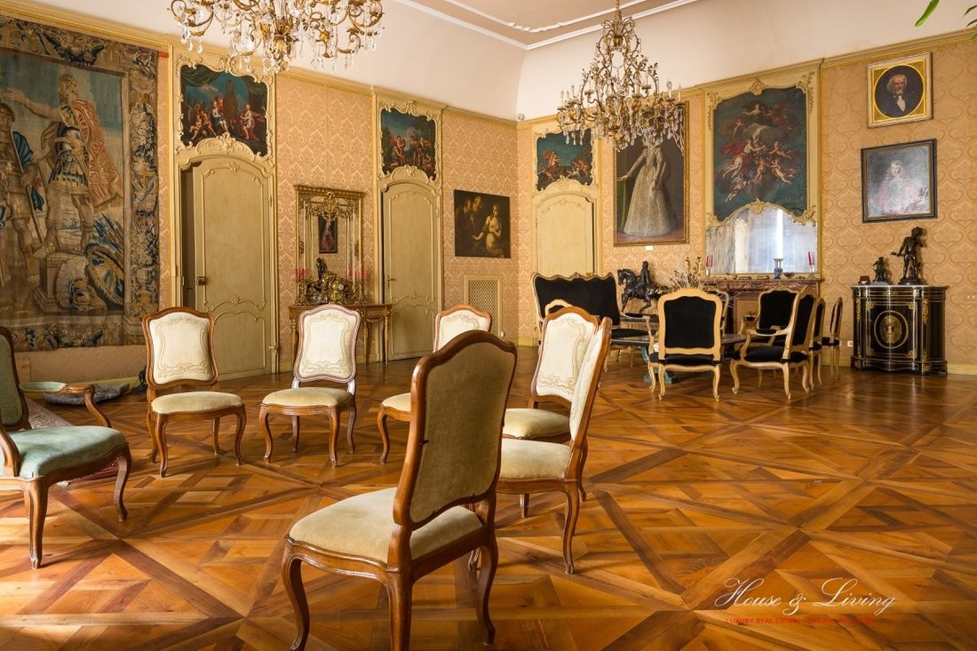 Exclusive And Historical Apartment In Turin, Piedmont, Italy For Sale