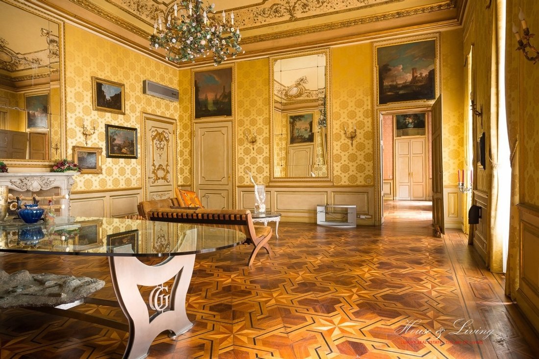 Exclusive And Historical Apartment In Turin, Piedmont, Italy For Sale (11052055)