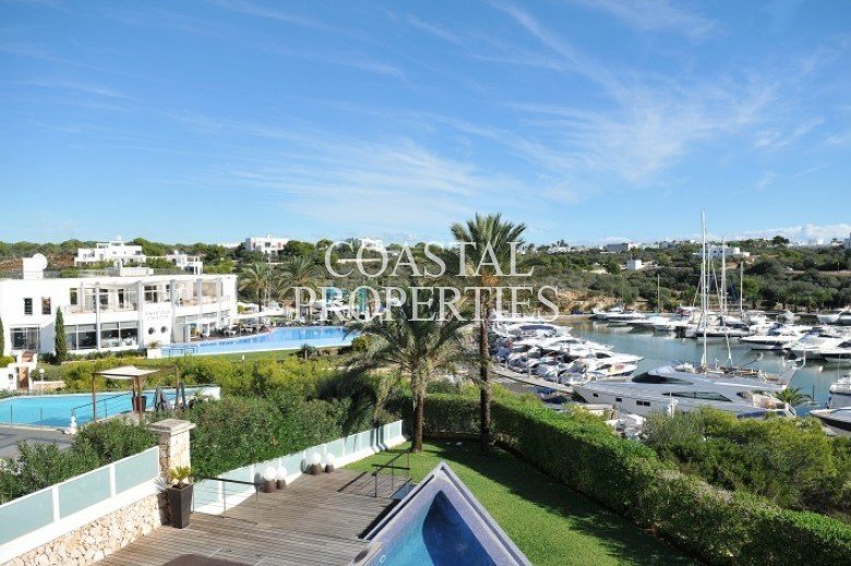 Villa in Cala d'Or, Balearic Islands, Spain 1 - 10748102