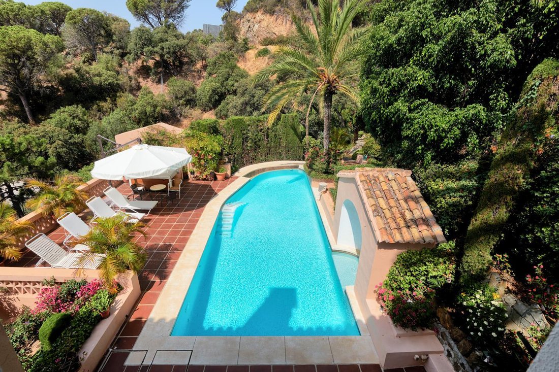 Villa in El Madroñal, Benahavis, Spain 5 - 10927141