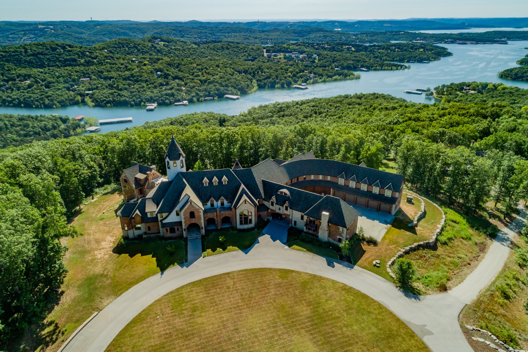 Table Rock Lake Estate in Branson West, MO, United States for sale