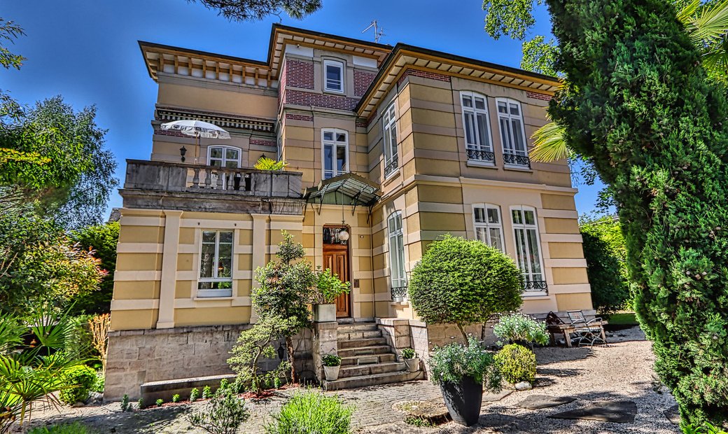 Exclusive! Mansion A Few Steps From The Lake In Montreux, Vaud