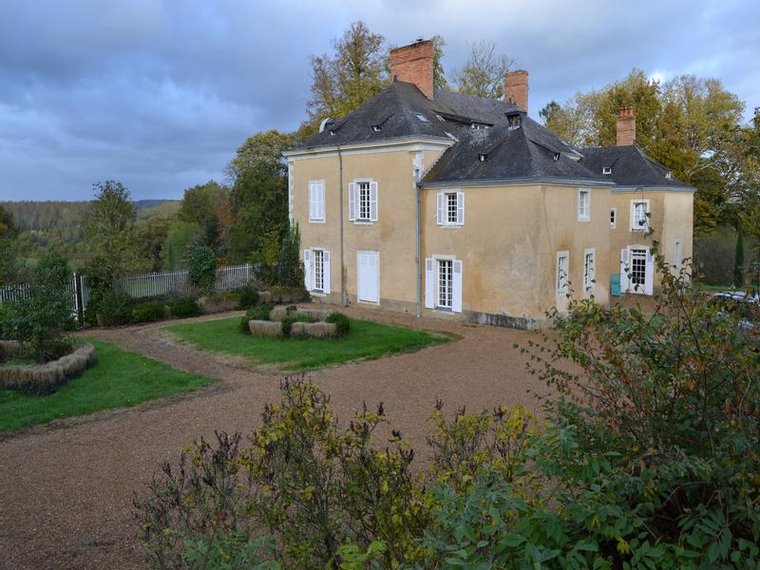 Forested Estate With 9 Bedroom Maison De Maitre And In La Fleche France For Sale