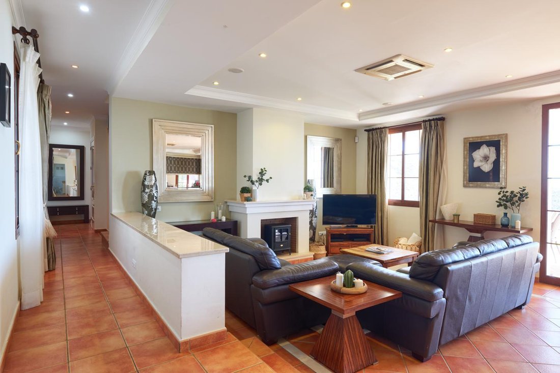 Villa in Benahavis, Andalusia, Spain 4 - 10927147