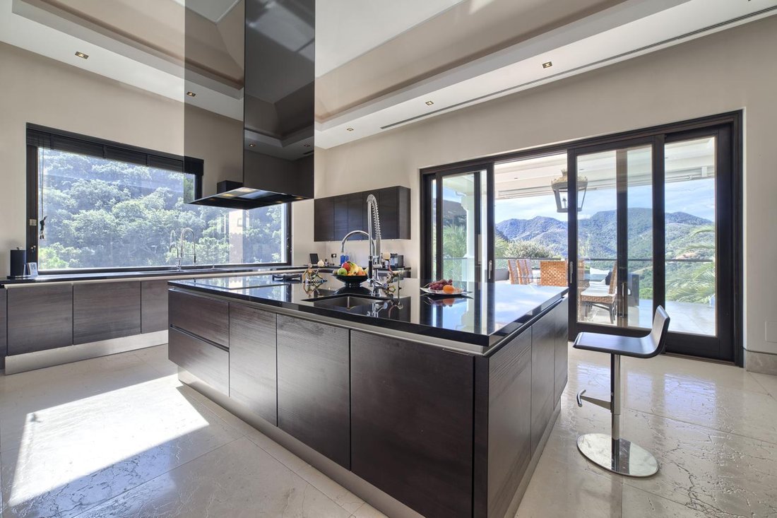 Villa in Benahavis, Andalusia, Spain 3 - 10927126