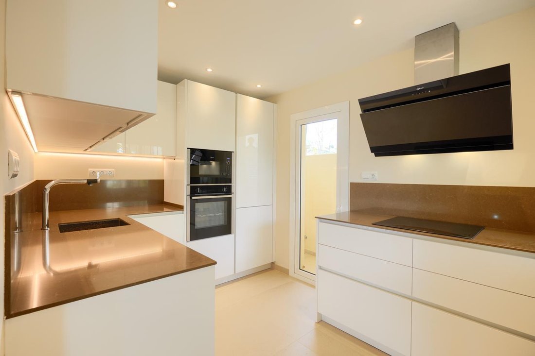 Apartment in Benahavis, Andalusia, Spain 2 - 10927120