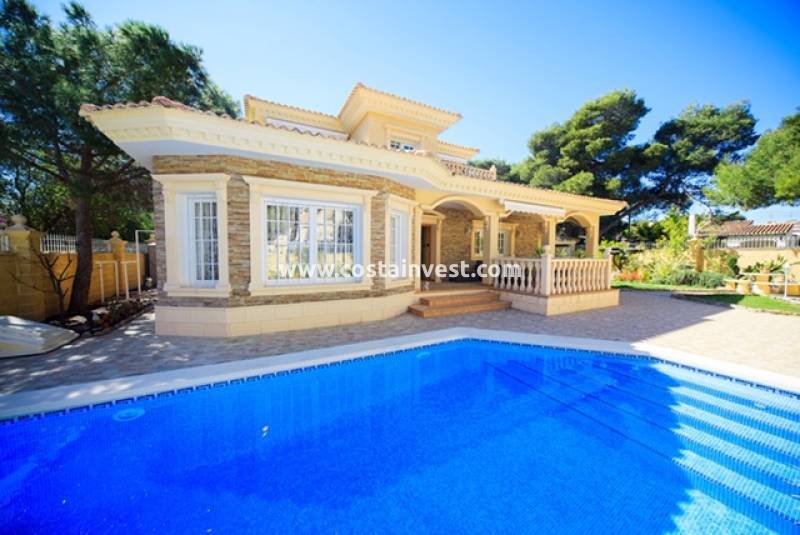 Villa in Orihuela, Valencian Community, Spain 1 - 10659667