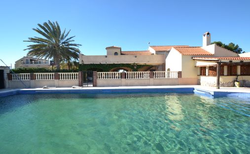 Country House in Crevillent, Valencian Community, Spain 1