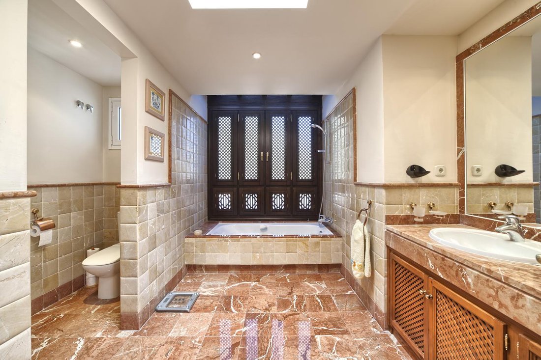 Penthouse in Benahavis, Andalusia, Spain 3 - 10927114