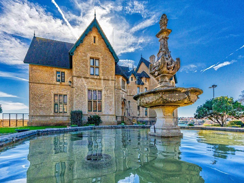 Seaside Palace in Cascais in Cascais, Portugal for sale (11054699)