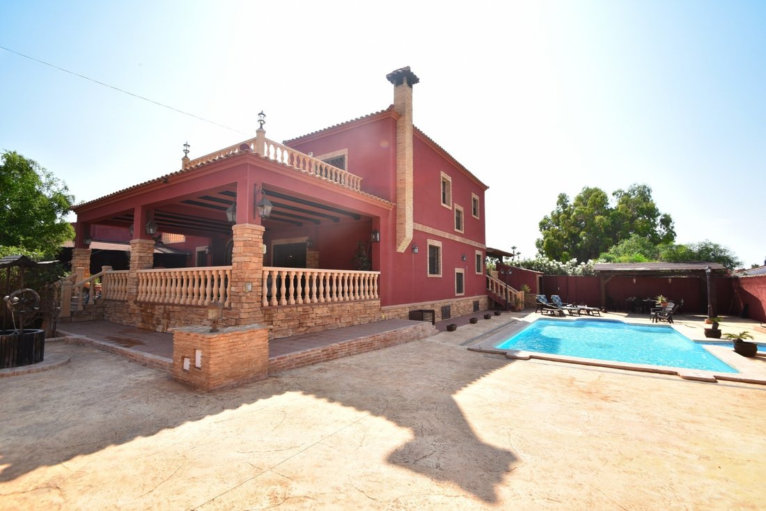Villa in Torrevieja, Valencian Community, Spain 1 - 10658936