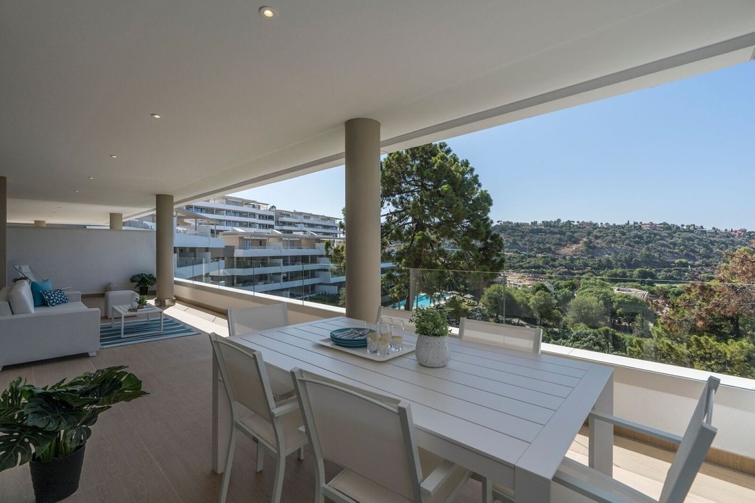 Apartment in Benahavis, Andalusia, Spain 4 - 10832008