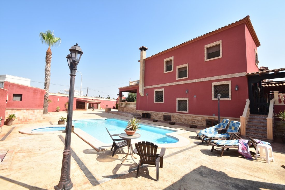 Villa in Torrevieja, Valencian Community, Spain 2 - 10658936